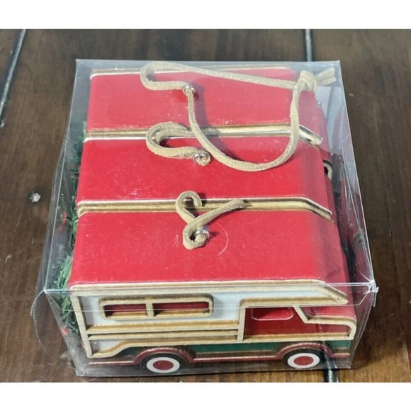 RV Camper Wooden Christmas Holiday Ornaments Wreath Set Of 3 NEW - Picture 2 of 4